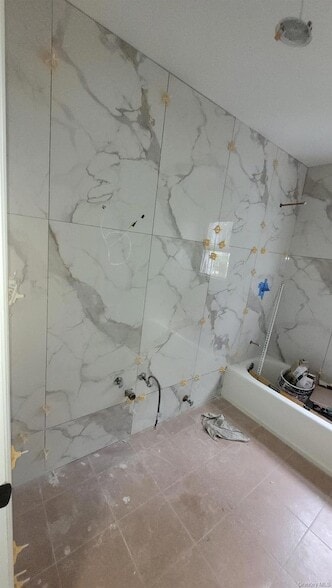 Building Photo - 8 Dee Pl