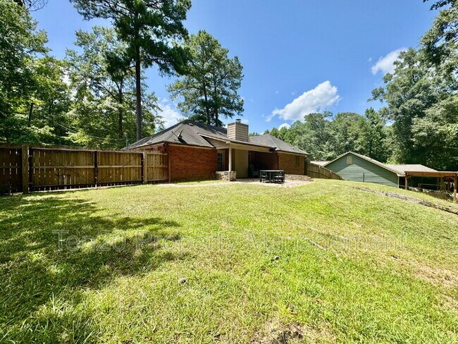 Building Photo - 173 Lee Rd 508