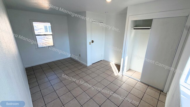 Building Photo - One Bedroom Back house- Available Now!