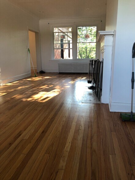 Building Photo - 5525 S Blackstone Ave