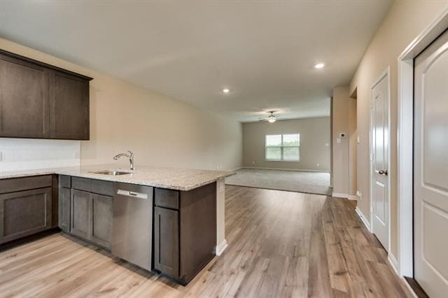 Building Photo - 318 Sweet Pea Ln