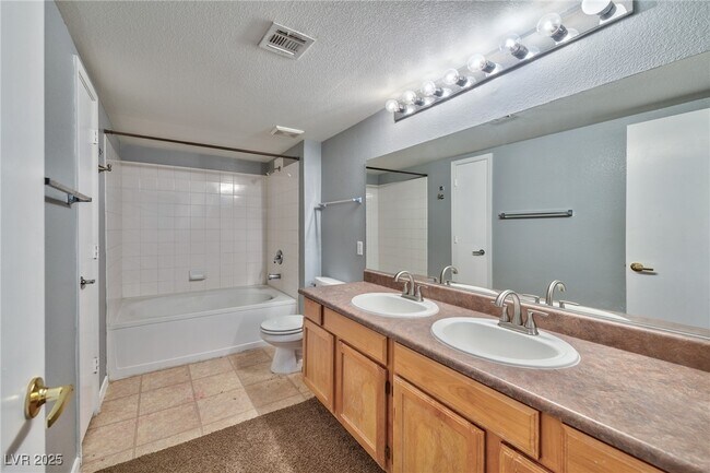 Building Photo - 45 Maleena Mesa St