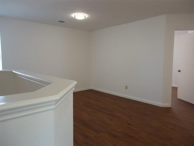 Building Photo - 811 Crieff Cross Dr