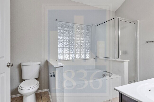 Building Photo - 1500 Gardena Canyon Dr