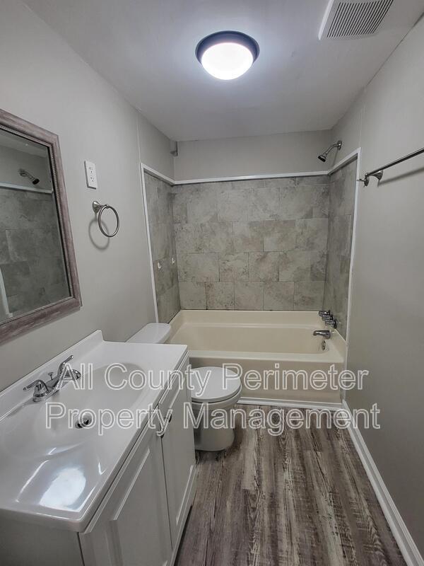 Building Photo - 3631 Washington St