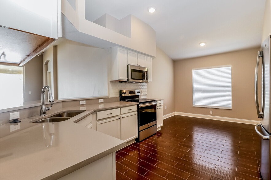 Building Photo - 10124 Coldwater Loop