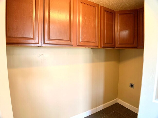 Building Photo - 4080 Challis Dr