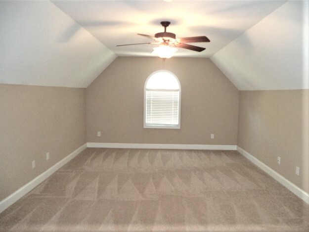 Building Photo - 10900 Parkgate Ln