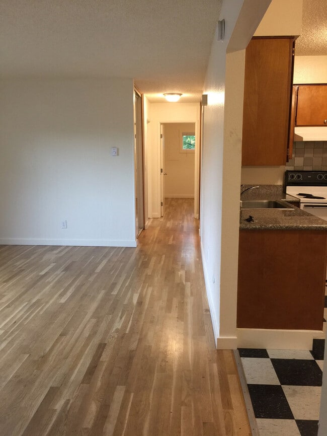 Building Photo - First month free! Great location! Dishwash...