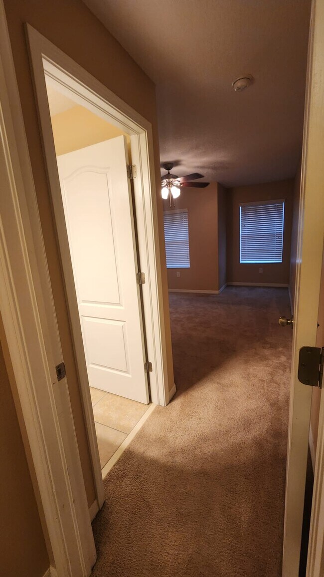 Building Photo - 372 Carina Cir
