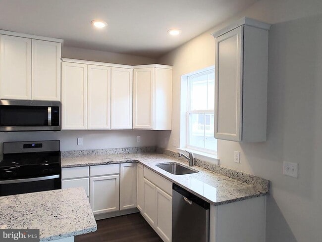 Building Photo - 3 Wafer Aly