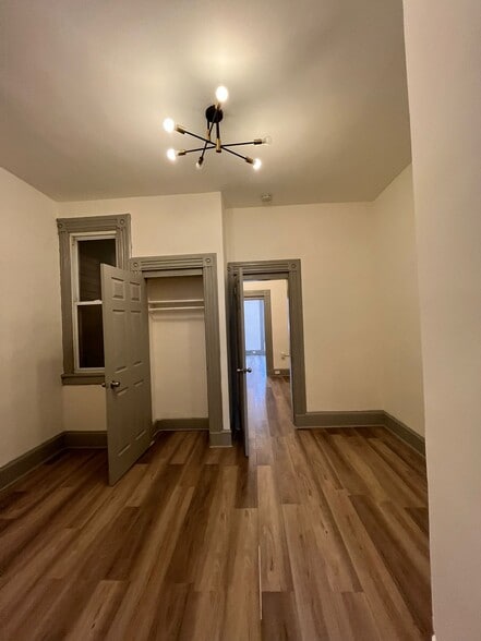 Building Photo - 1149 Summit Ave