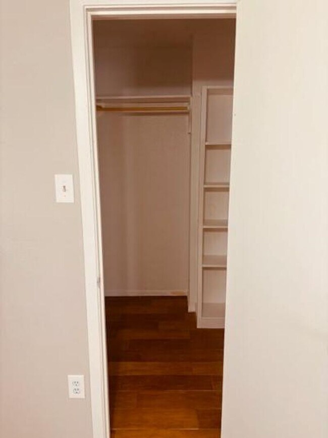 Building Photo - ASK ABOUT BACK TO SCHOOL MOVE IN SPECIAL!