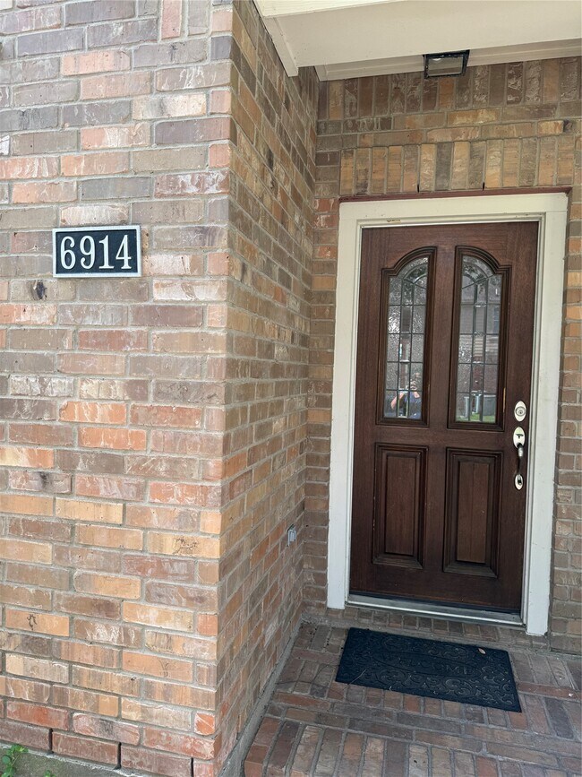 Building Photo - 6914 Sunflower Grove Dr