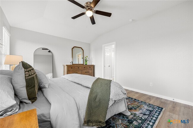 Building Photo - 8706 Hidden Oaks Dr