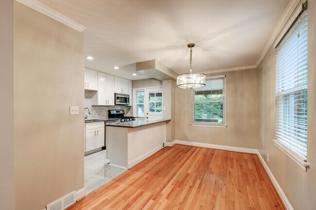 Building Photo - 8451 Water Oak Rd