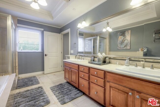 Building Photo - 11578 Iowa Ave