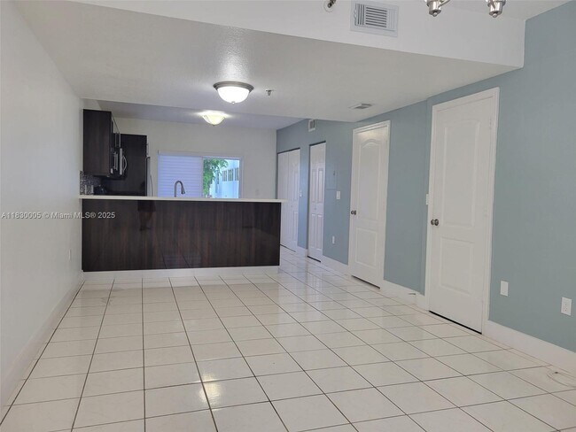 Primary Photo - 8360 NW 103rd St