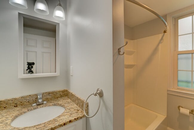 Building Photo - 79 Winchester Ave