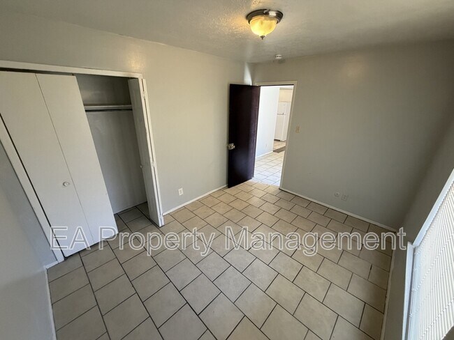 Building Photo - 117 40th St NW