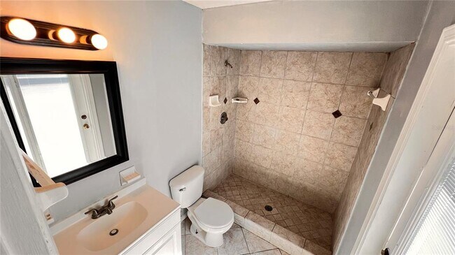 Building Photo - 1073 Leeward Dr