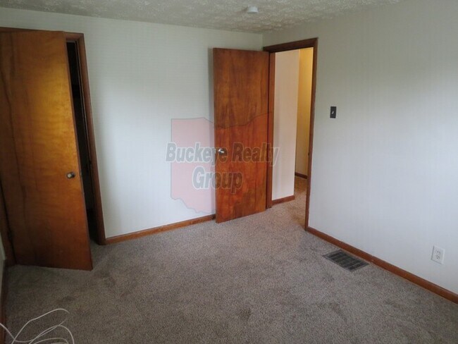 Building Photo - 186 College St. Groveport, OH 43125