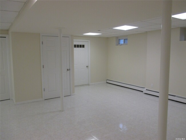 Building Photo - 60 Firwood Rd