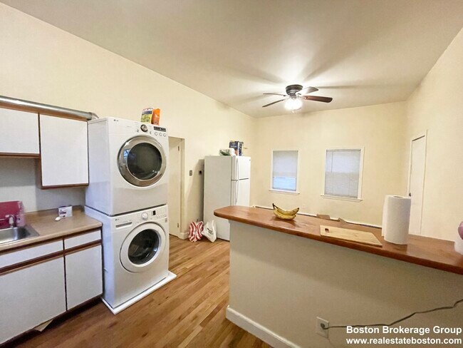 Building Photo - 29 Spring Garden St