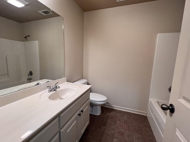 Building Photo - 12275 Cottage Hill Dr