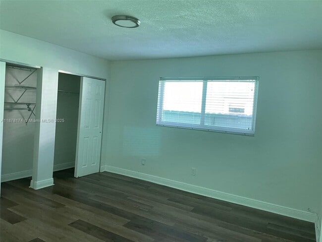 Building Photo - 2747 SW 25th Ter