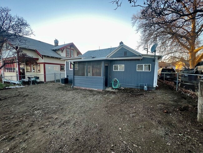 Building Photo - Charming Lower North Hill Home