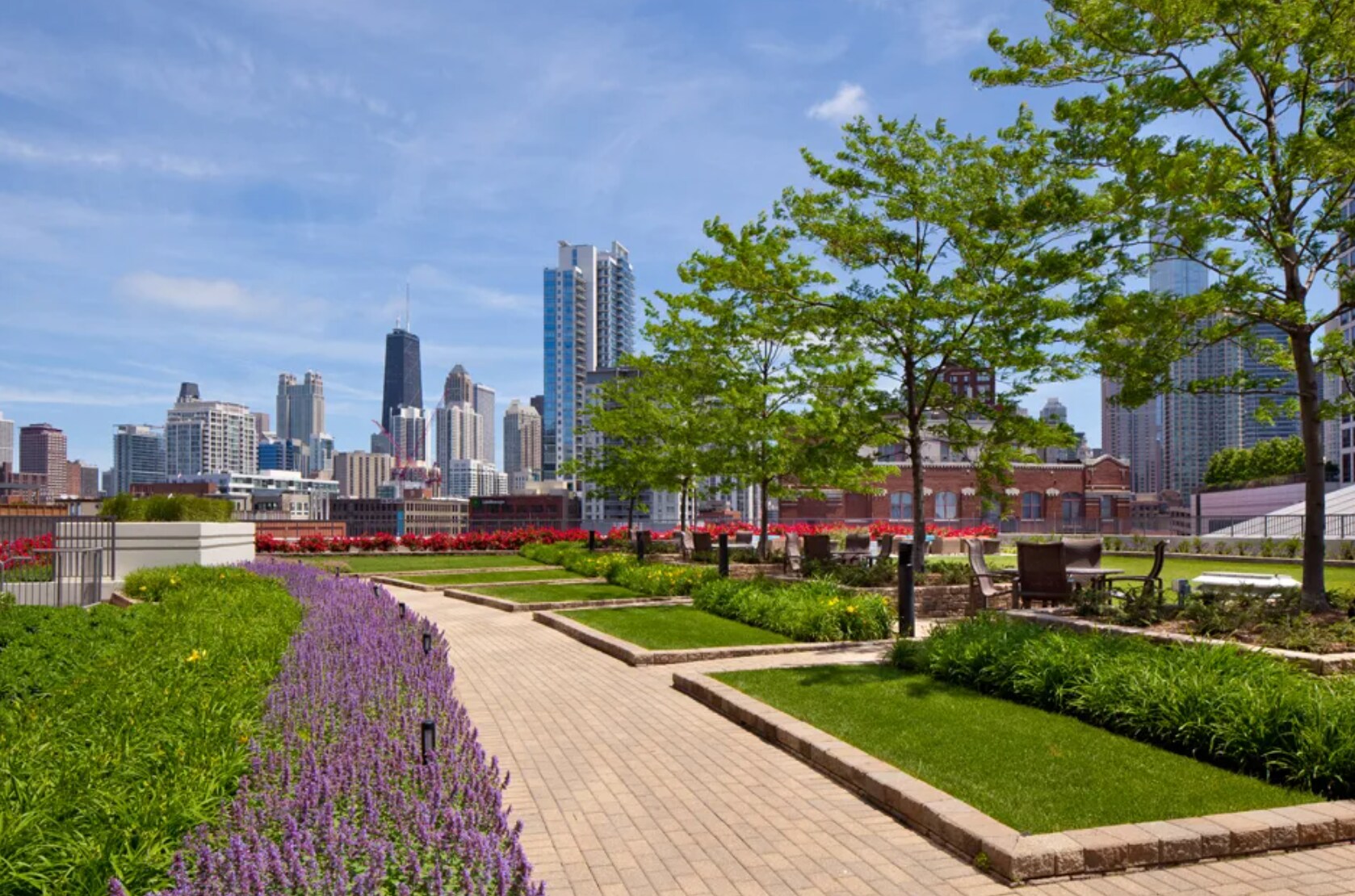 Building Photo - 645 N Kingsbury St