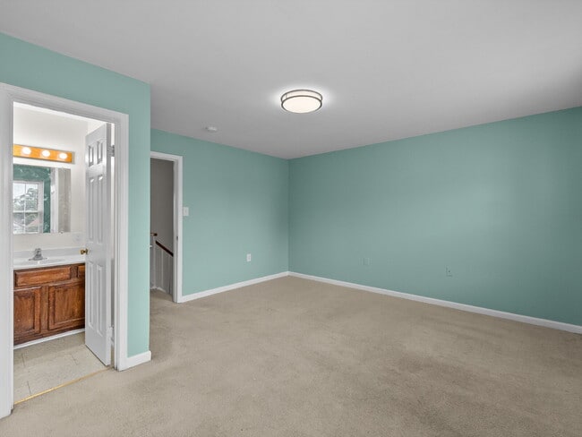 Building Photo - 2178 Mager Dr