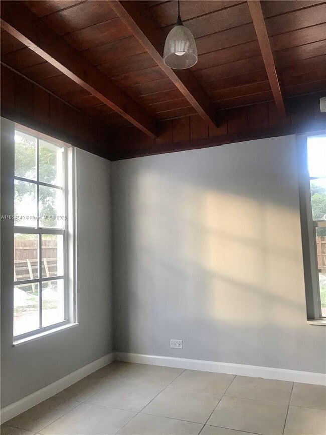 Building Photo - 1185 NW 125th St