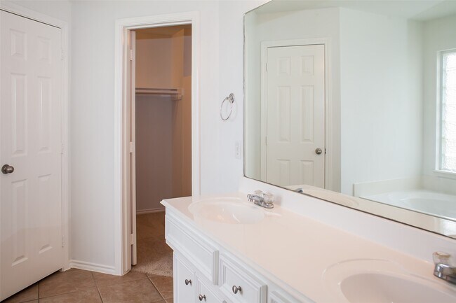 Building Photo - 9402 Borden Bluff Ln
