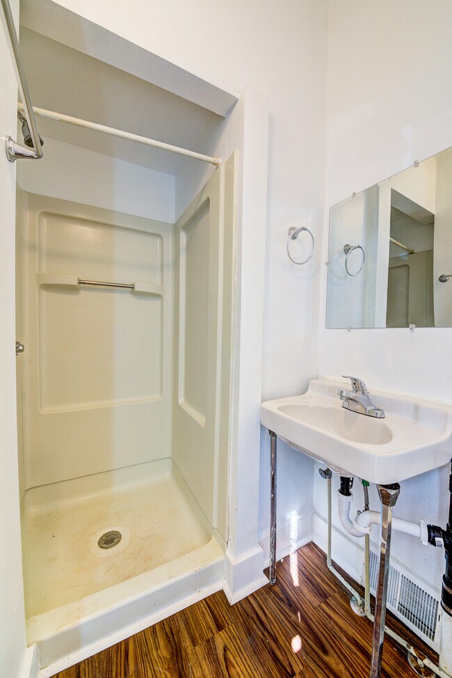 Building Photo - 21 Mt Oliver St