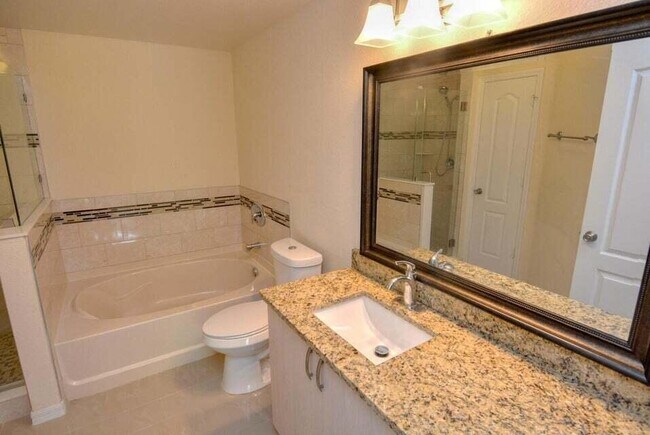 Building Photo - 110 SW Peacock Blvd