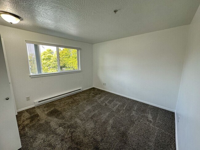 Building Photo - 3446-3462-3462 Hadley St NE