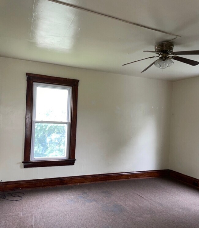Building Photo - 858 S 23rd St