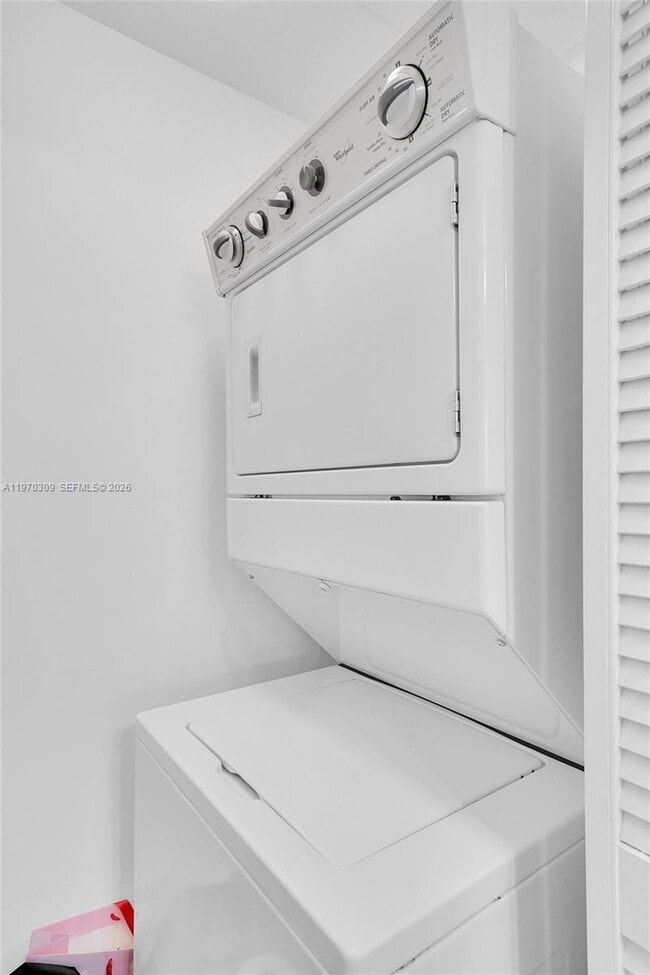 Building Photo - 253 NE 2nd St