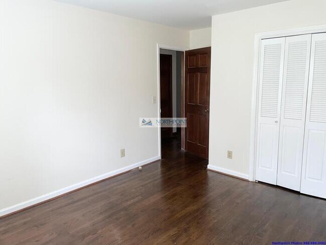 Building Photo - Live in Comfort & Style – 5BR/3.5BA Home w...