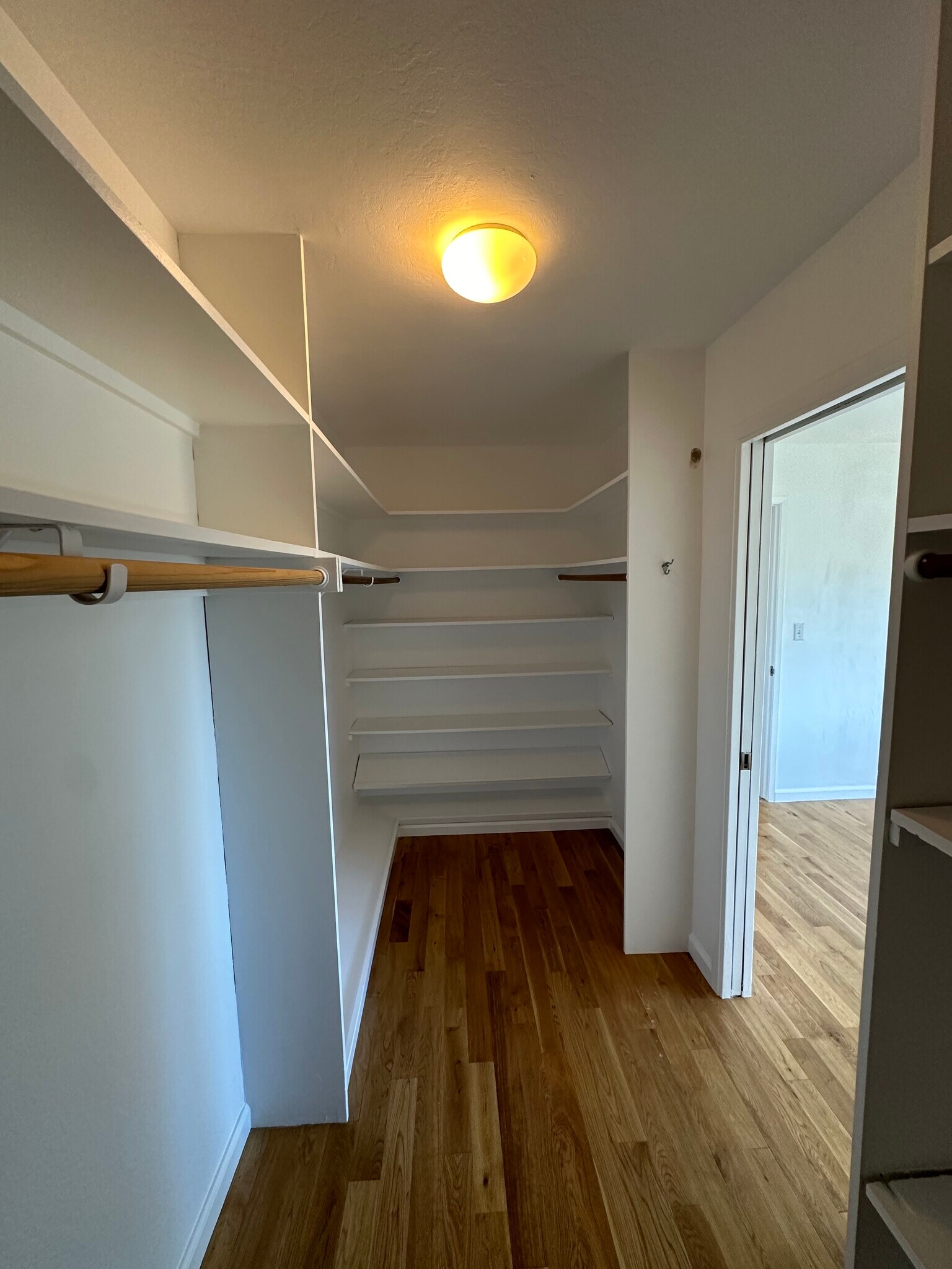 Building Photo - 18 Pepper Way