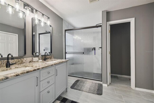 Building Photo - 19426 Sandy Springs Cir