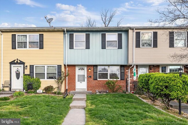 Building Photo - 105 Cameron St