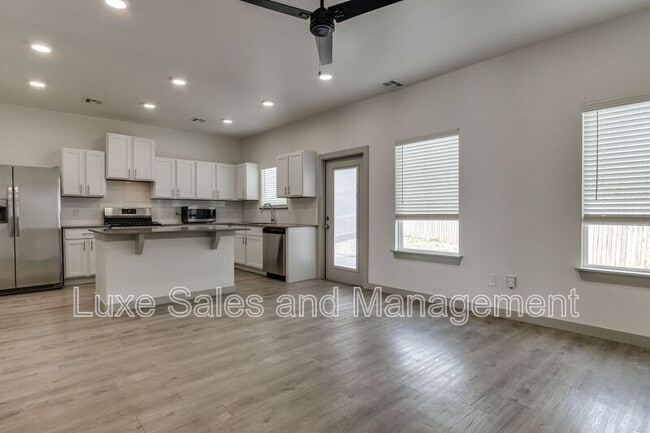 Building Photo - 7907 NW 135th Terrace