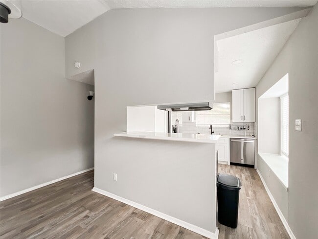 Building Photo - 11007 Tobasa Ct