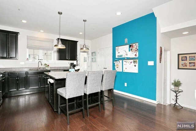 Building Photo - 4-12-30 30th St