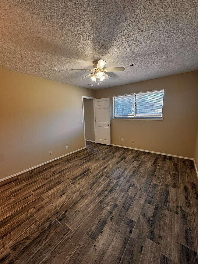 Building Photo - 1820 S 13th Pl