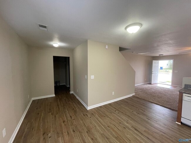 Building Photo - 229 Whitestone Dr NE