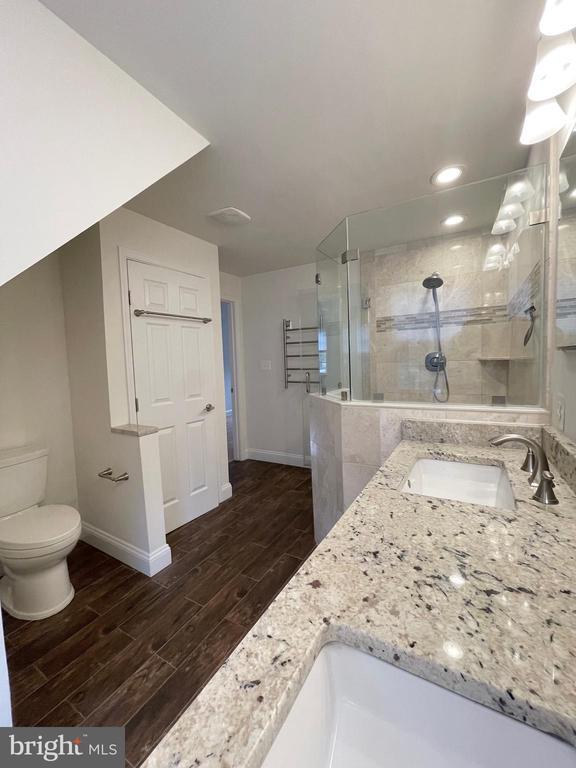 Building Photo - 9309 Main St